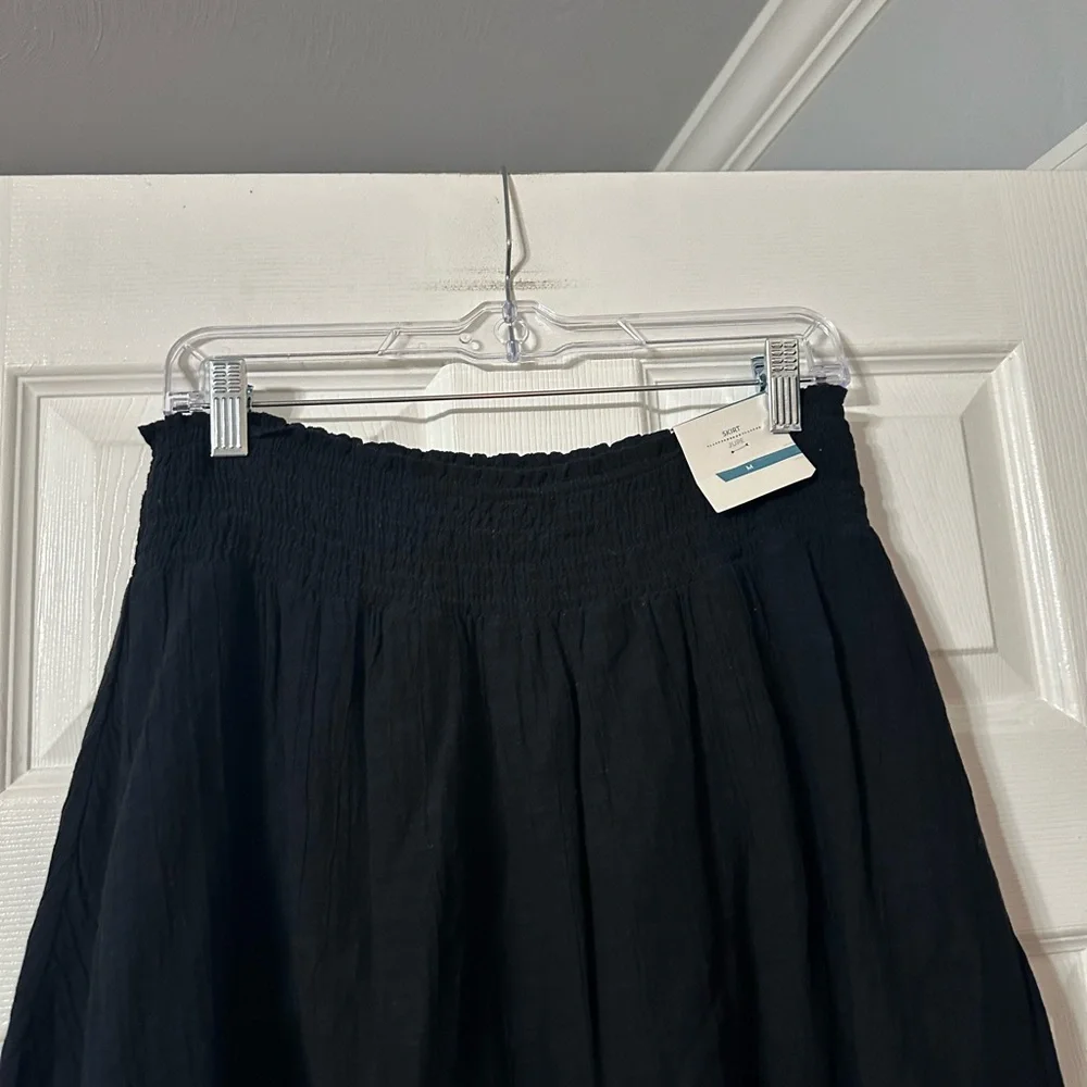 NWT Old Navy Black Skater Mini Skirt with Pleated Embellishments - Picture 7 of 13